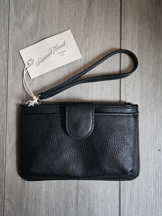 Universal Thread Handbags - Universal Thread Black Wristlet Clutch